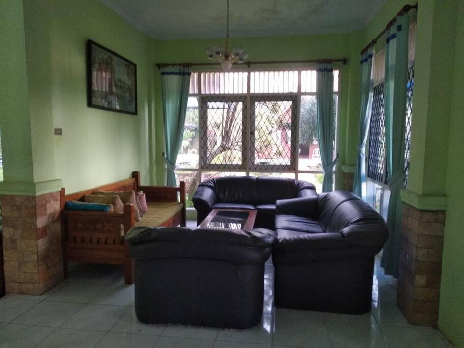 Garden Villas Cipanas Sindanglaya Exterior photo